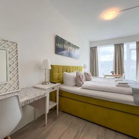 Bed & Breakfast Weserstern *